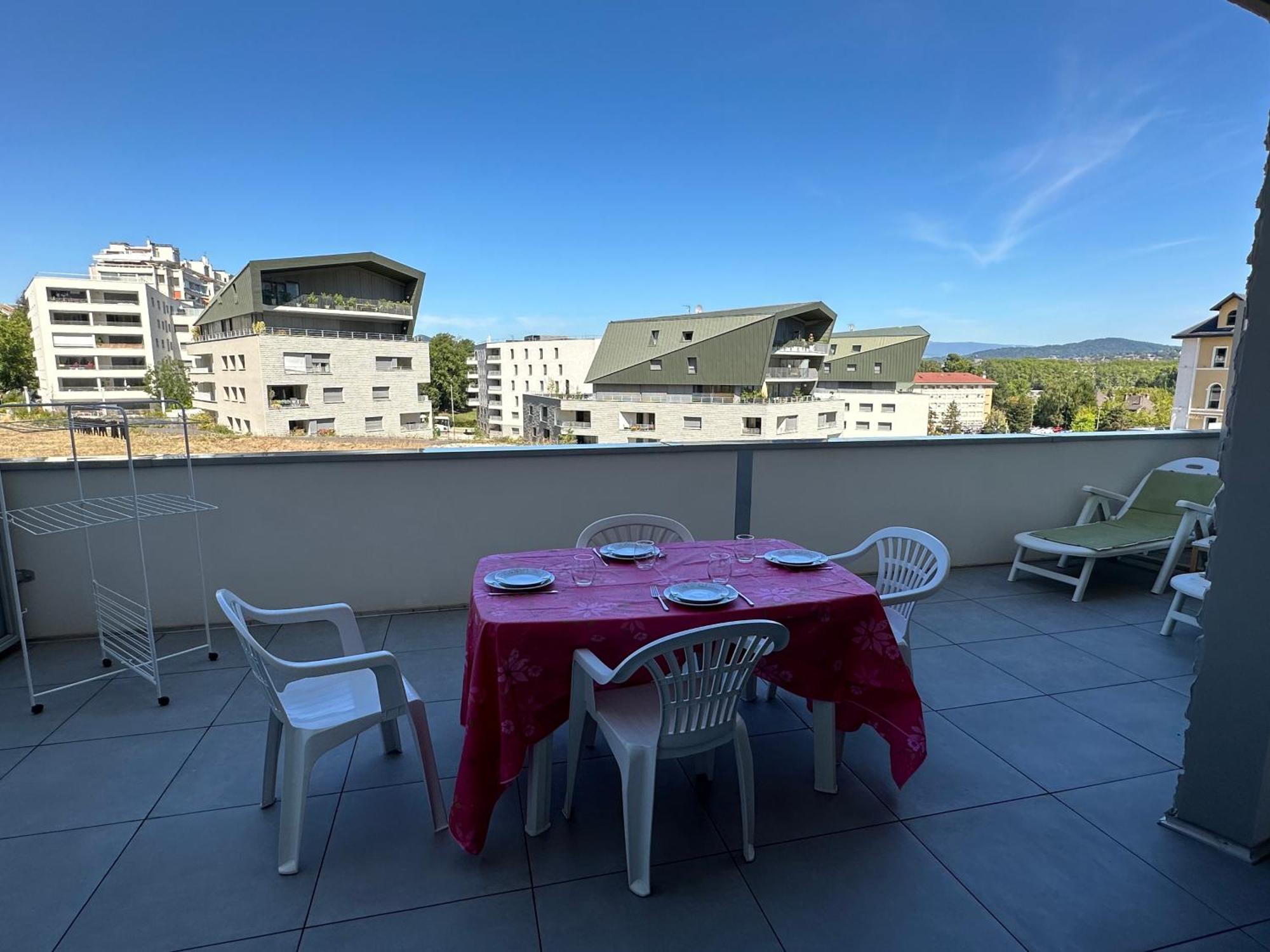 Ferienwohnung A La Belle Quatrieme Etoile Annecy Exterior foto