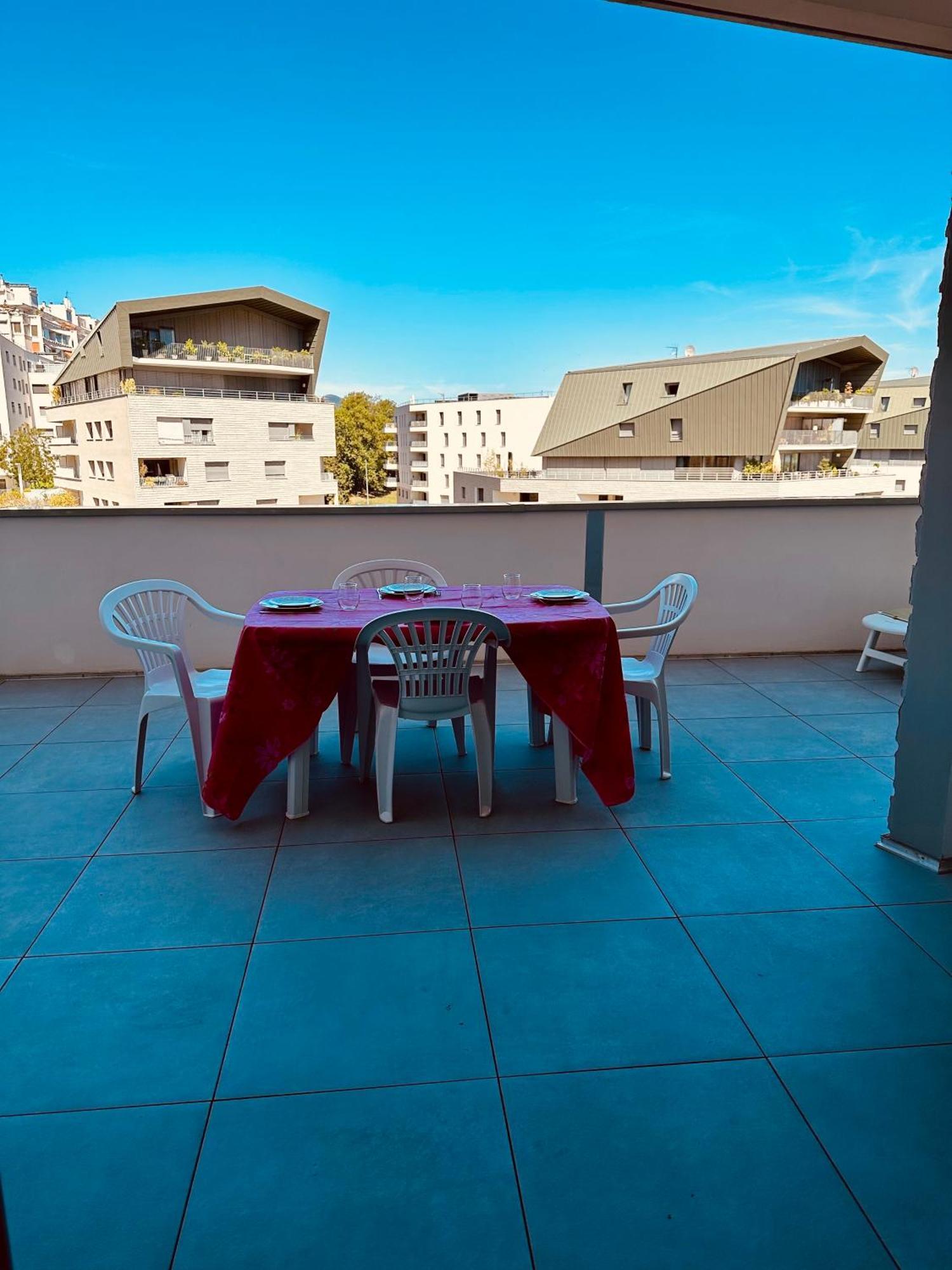 Ferienwohnung A La Belle Quatrieme Etoile Annecy Exterior foto