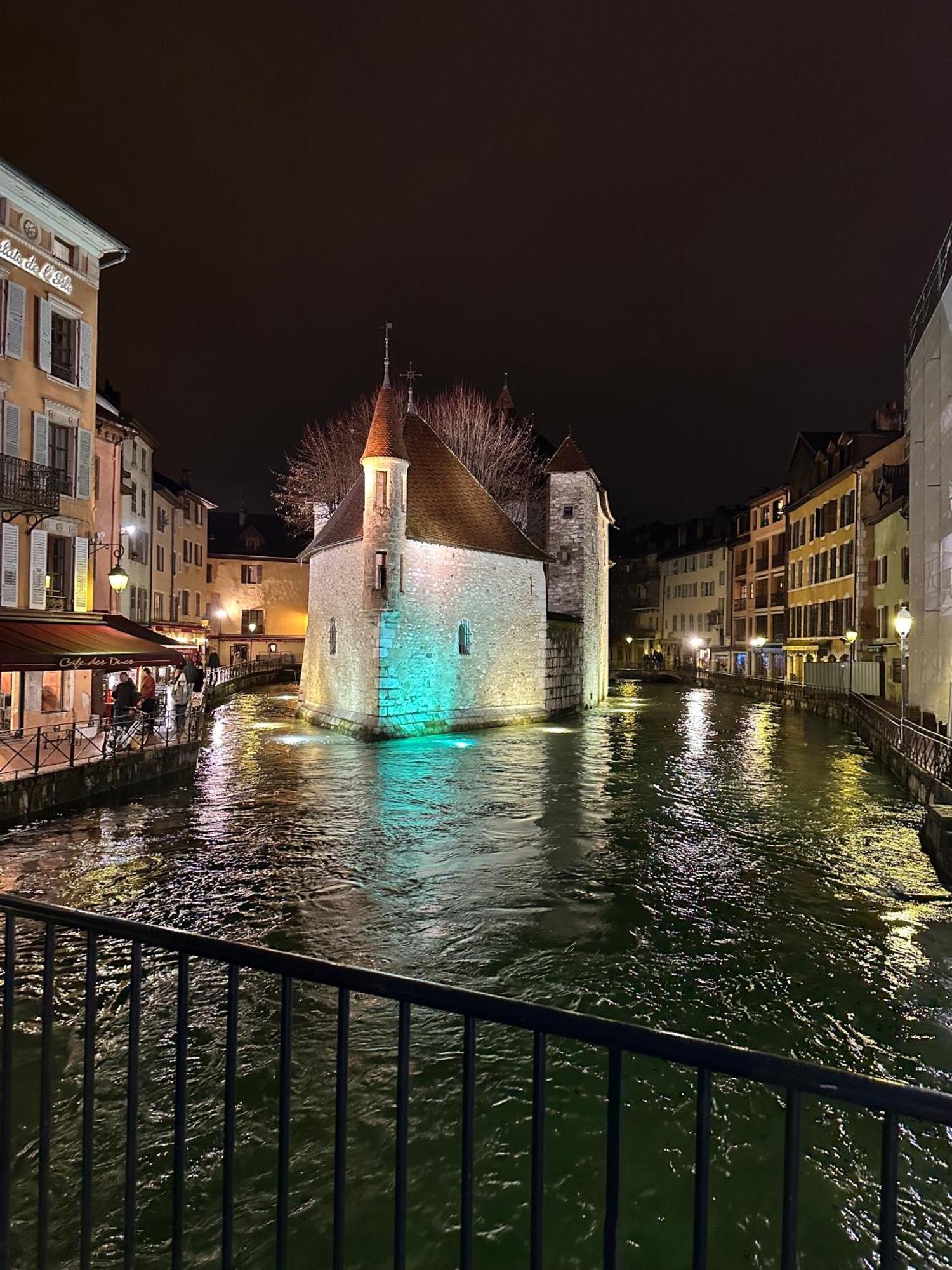 Ferienwohnung A La Belle Quatrieme Etoile Annecy Exterior foto